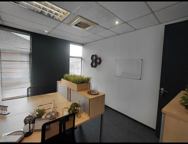 21.20M² OFFICE TO LET IN FOURWAYS